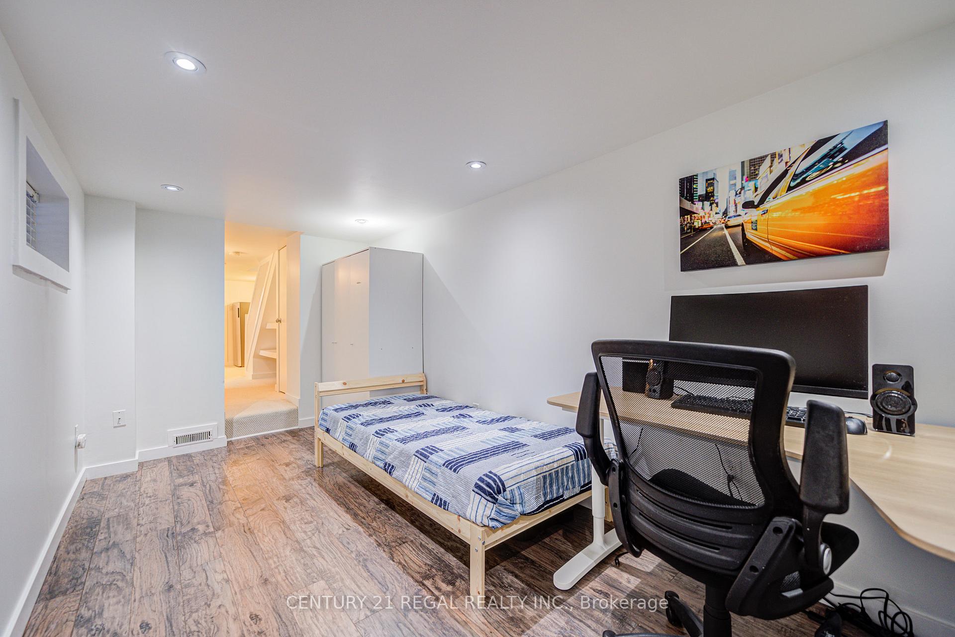 Photo 17 of 102 Frater Avenue, Toronto, East York — HOMEH