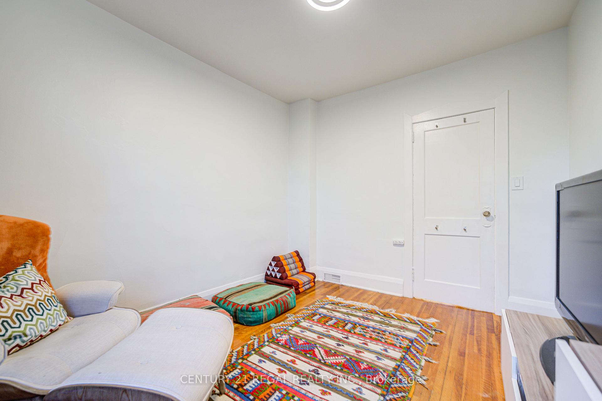 Photo 20 of 102 Frater Avenue, Toronto, East York — HOMEH