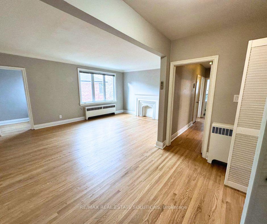 Photo 4 of Unit 4, 5 Warwick Avenue, Toronto, Humewood-Cedarvale — HOMEH