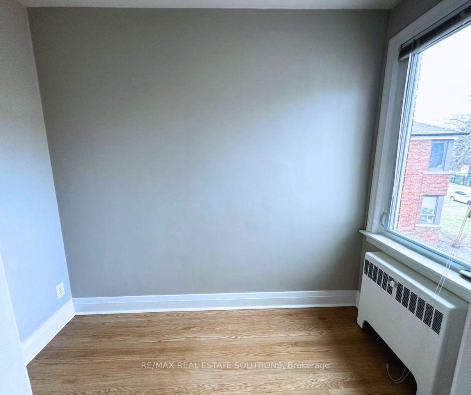 Photo 6 of Unit 4, 5 Warwick Avenue, Toronto, Humewood-Cedarvale — HOMEH