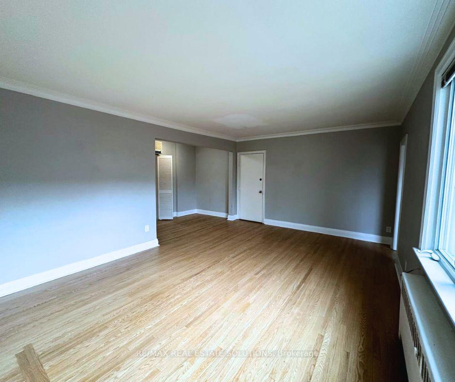 Photo 8 of Unit 4, 5 Warwick Avenue, Toronto, Humewood-Cedarvale — HOMEH