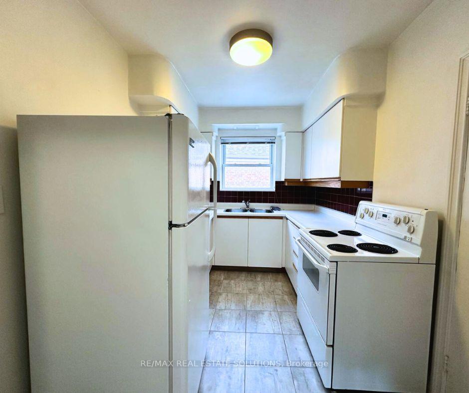 Photo 9 of Unit 4, 5 Warwick Avenue, Toronto, Humewood-Cedarvale — HOMEH