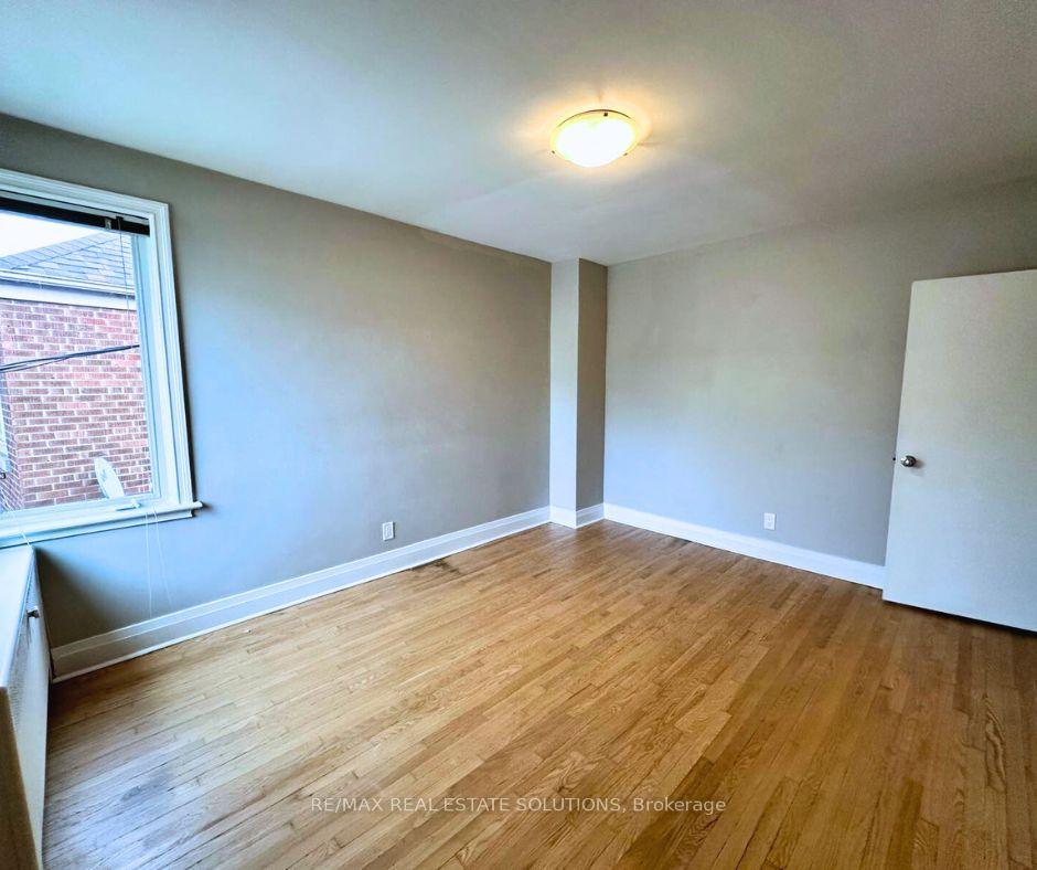 Photo 21 of Unit 4, 5 Warwick Avenue, Toronto, Humewood-Cedarvale — HOMEH