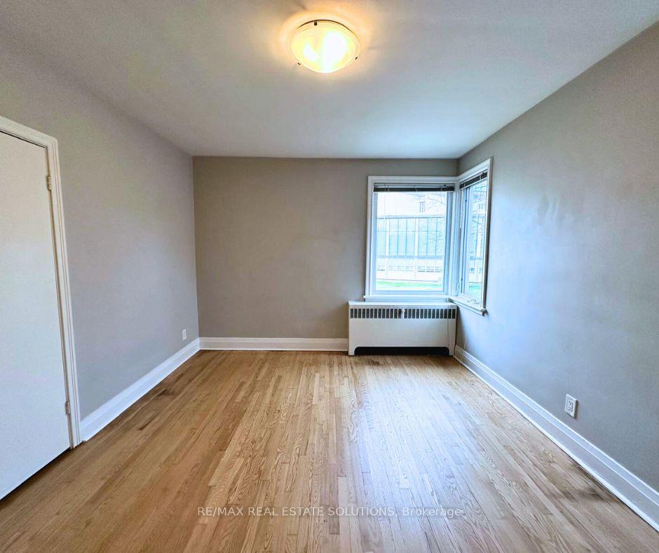 Photo 22 of Unit 4, 5 Warwick Avenue, Toronto, Humewood-Cedarvale — HOMEH
