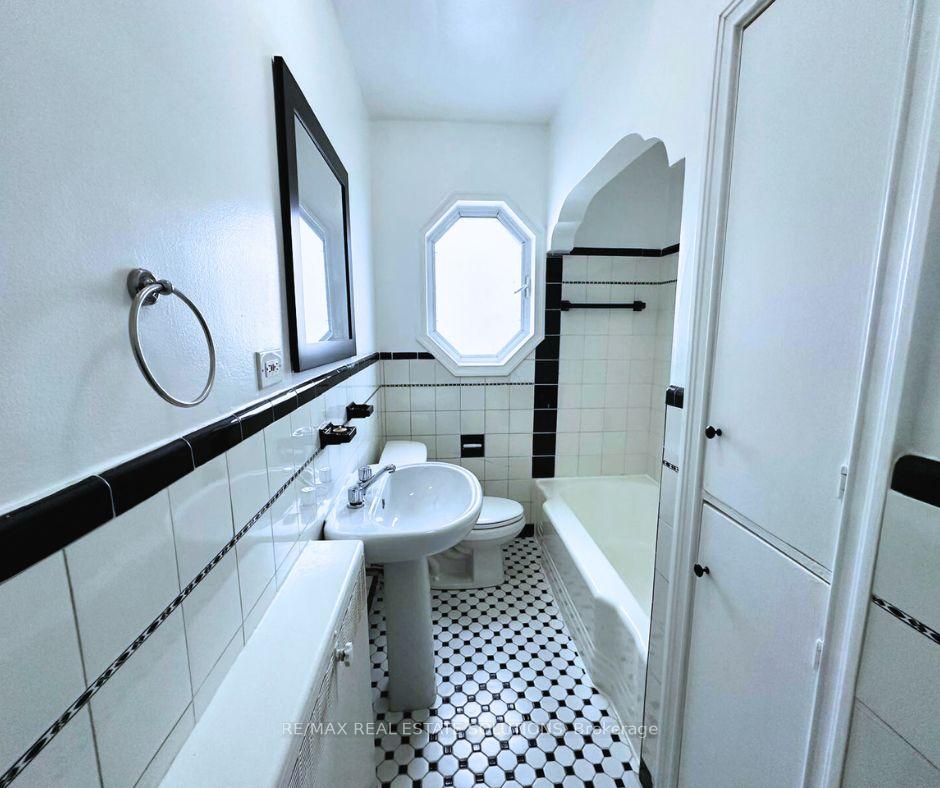 Photo 24 of Unit 4, 5 Warwick Avenue, Toronto, Humewood-Cedarvale — HOMEH