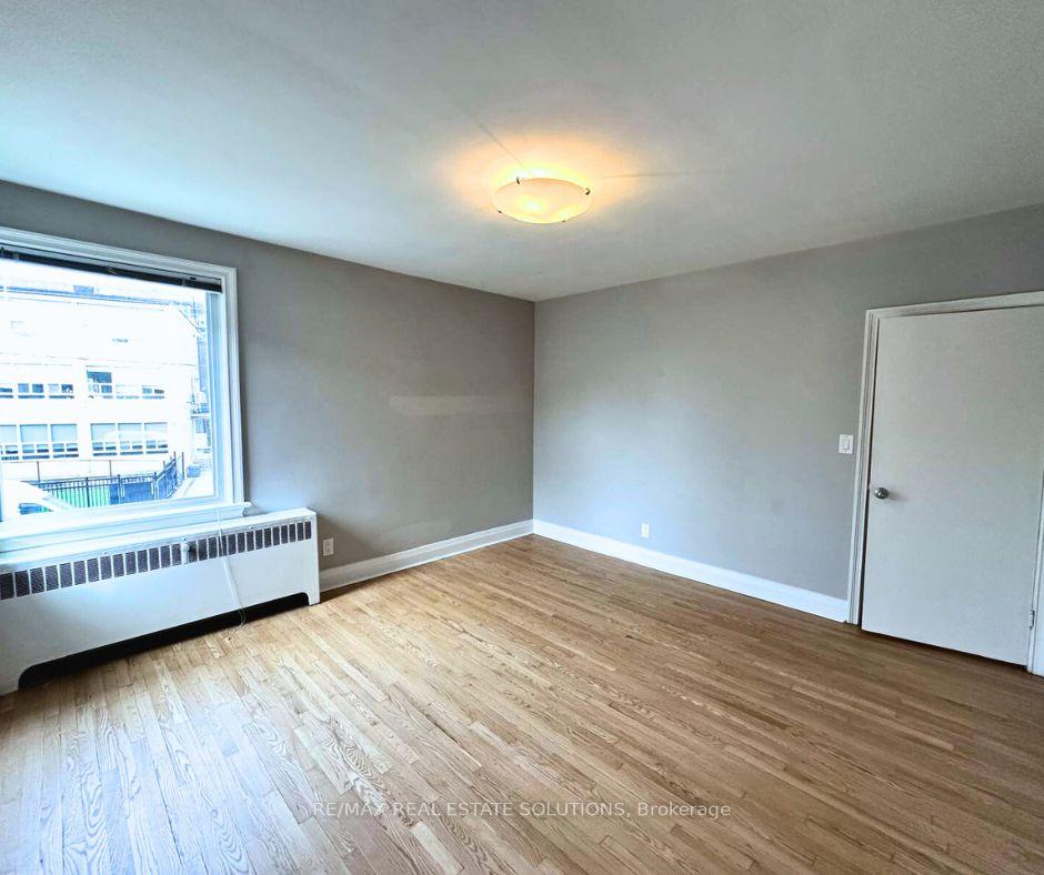 Photo 30 of Unit 4, 5 Warwick Avenue, Toronto, Humewood-Cedarvale — HOMEH
