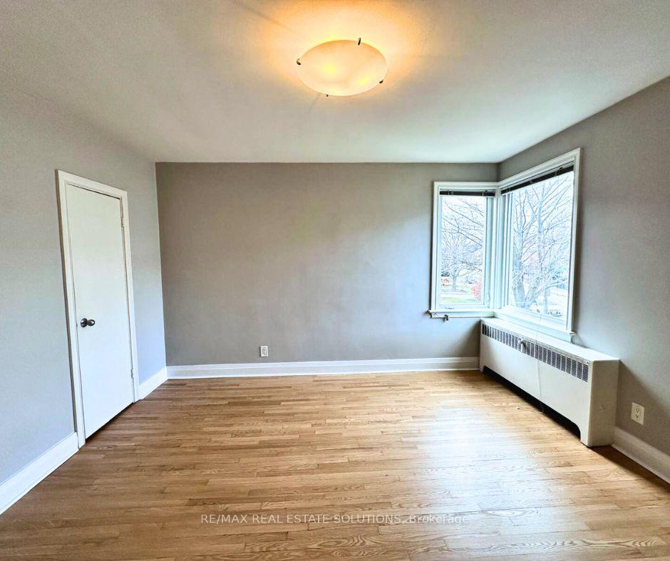 Photo 32 of Unit 4, 5 Warwick Avenue, Toronto, Humewood-Cedarvale — HOMEH