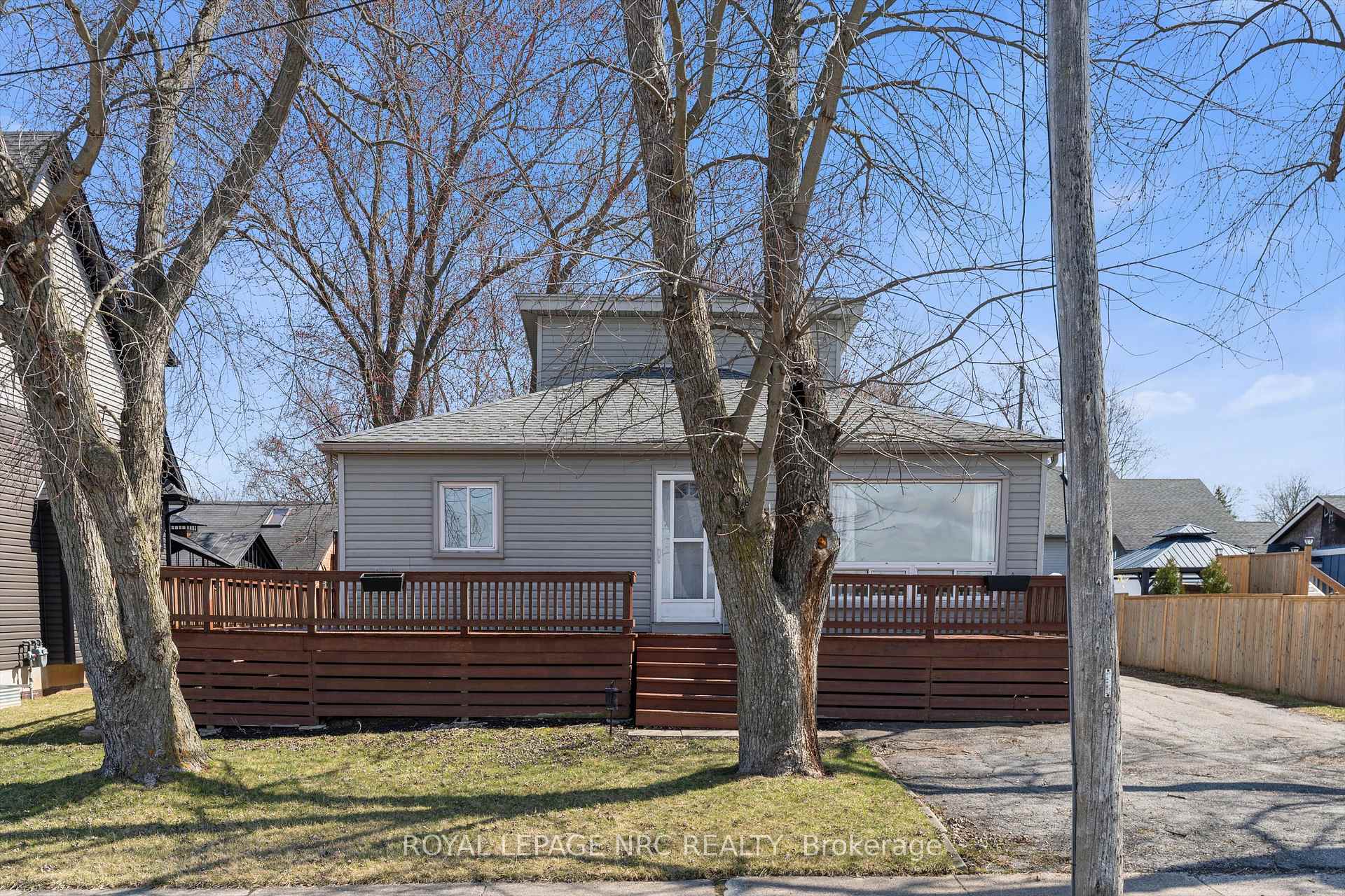 Photo 2 of Unit Upper Unit, 18 South Main Street, Thorold, Port Robinson — HOMEH