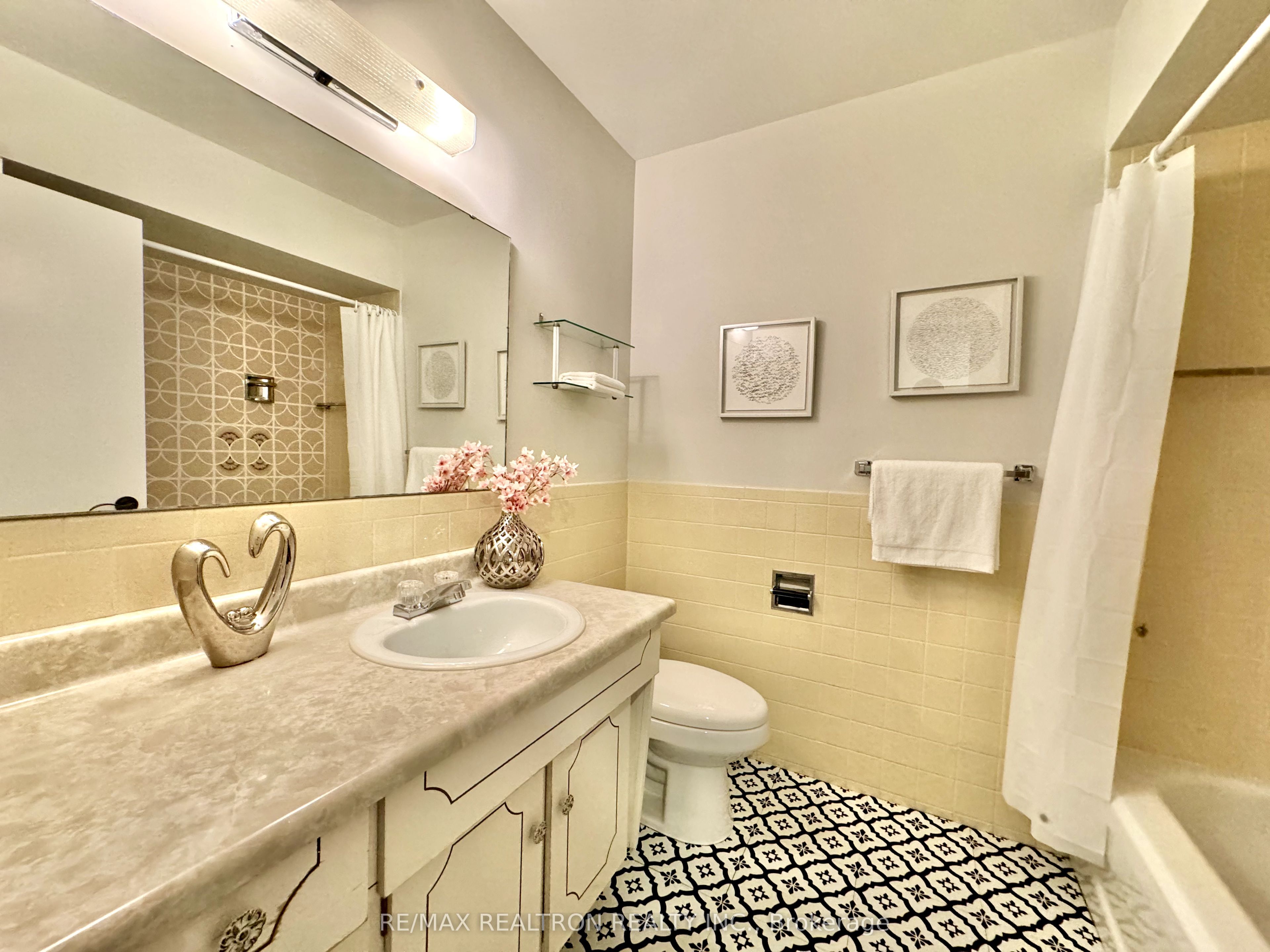 Photo 64 of 44 Fairway Heights Drive, Markham, Bayview Fairway-Bayview Country Club Estates — HOMEH