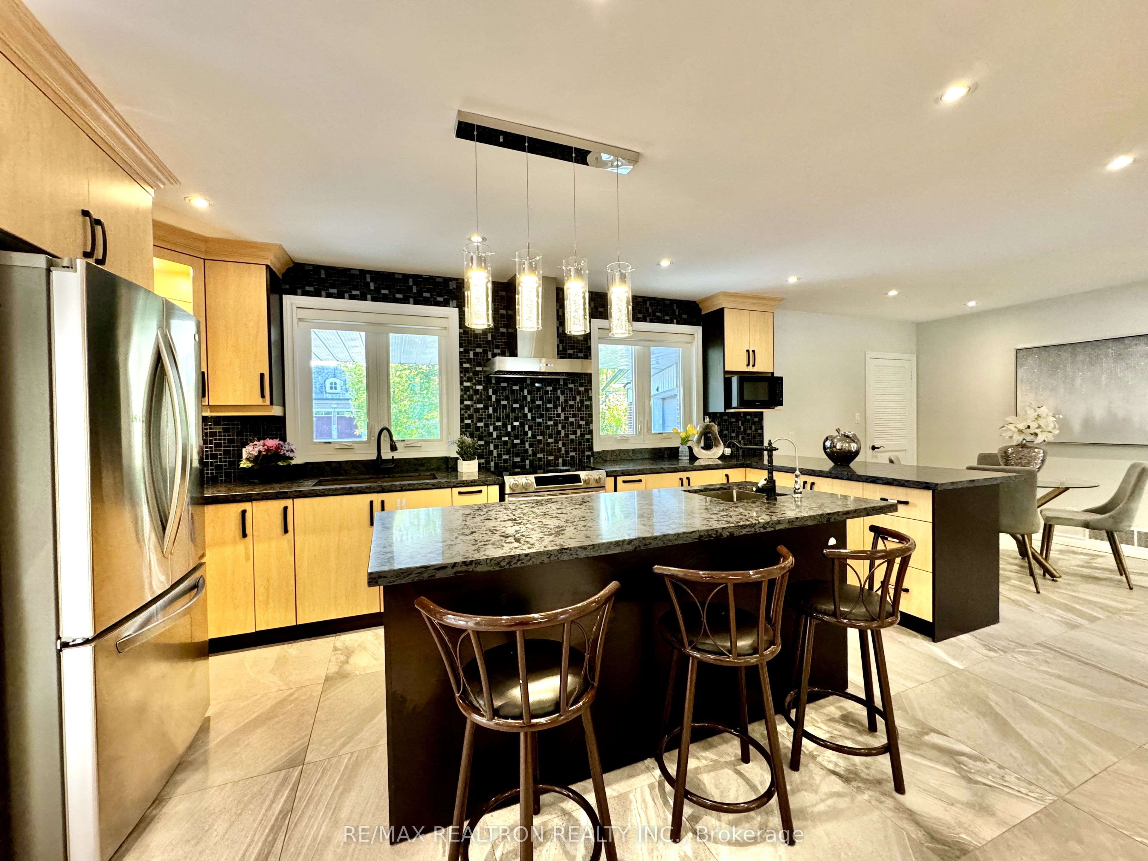 Photo 39 of 44 Fairway Heights Drive, Markham, Bayview Fairway-Bayview Country Club Estates — HOMEH
