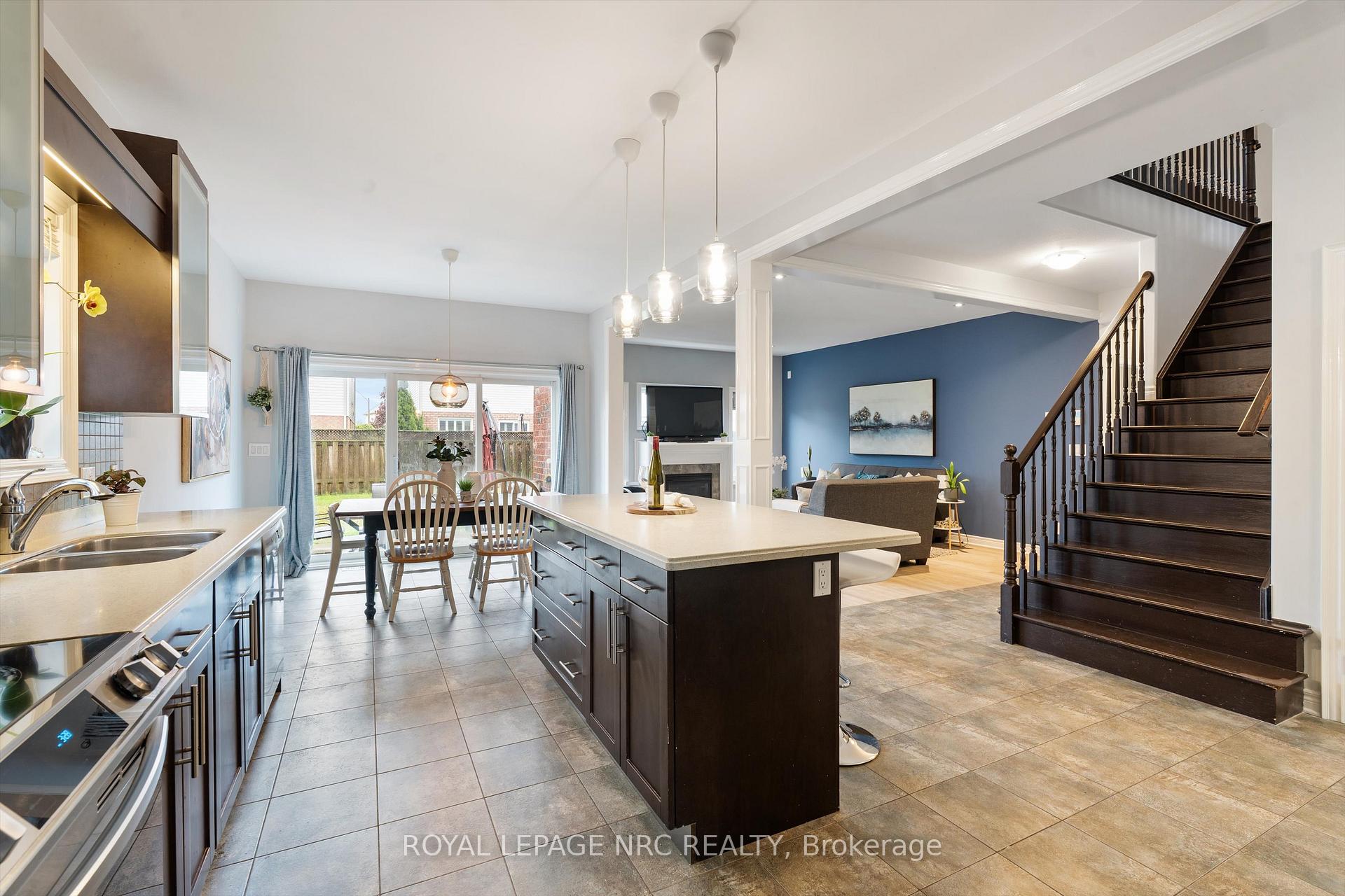 Photo 6 of 12 Silver Maple Road, Thorold, Confederation Heights — HOMEH
