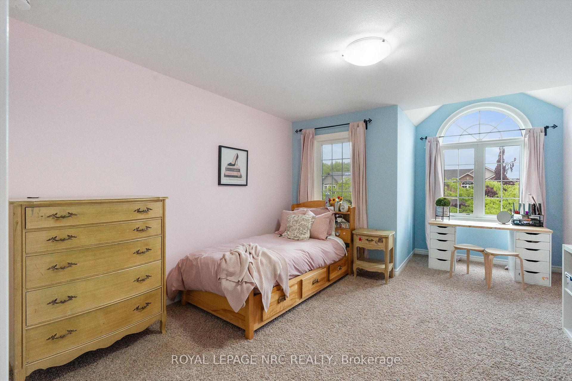 Photo 16 of 12 Silver Maple Road, Thorold, Confederation Heights — HOMEH