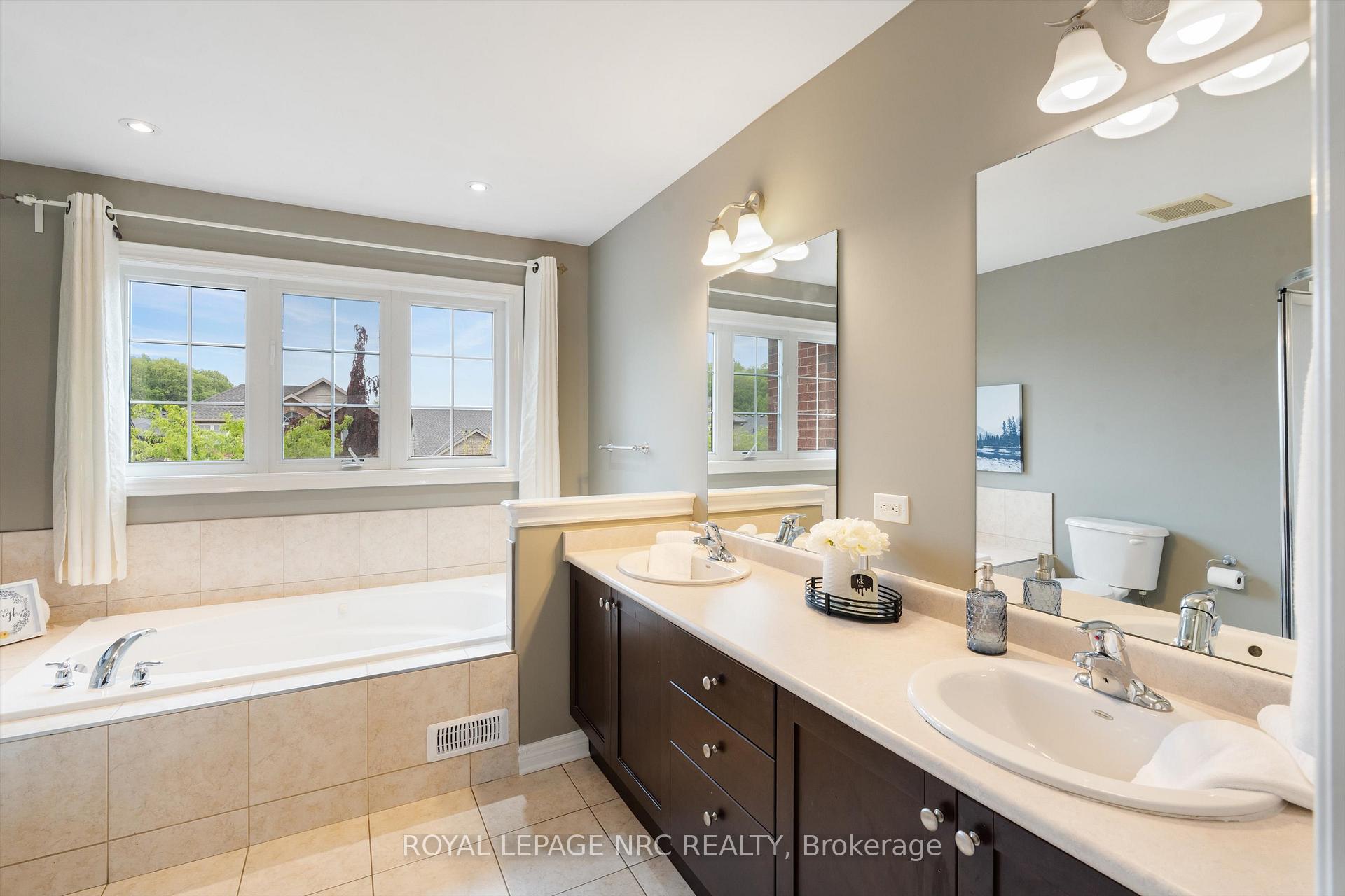 Photo 21 of 12 Silver Maple Road, Thorold, Confederation Heights — HOMEH