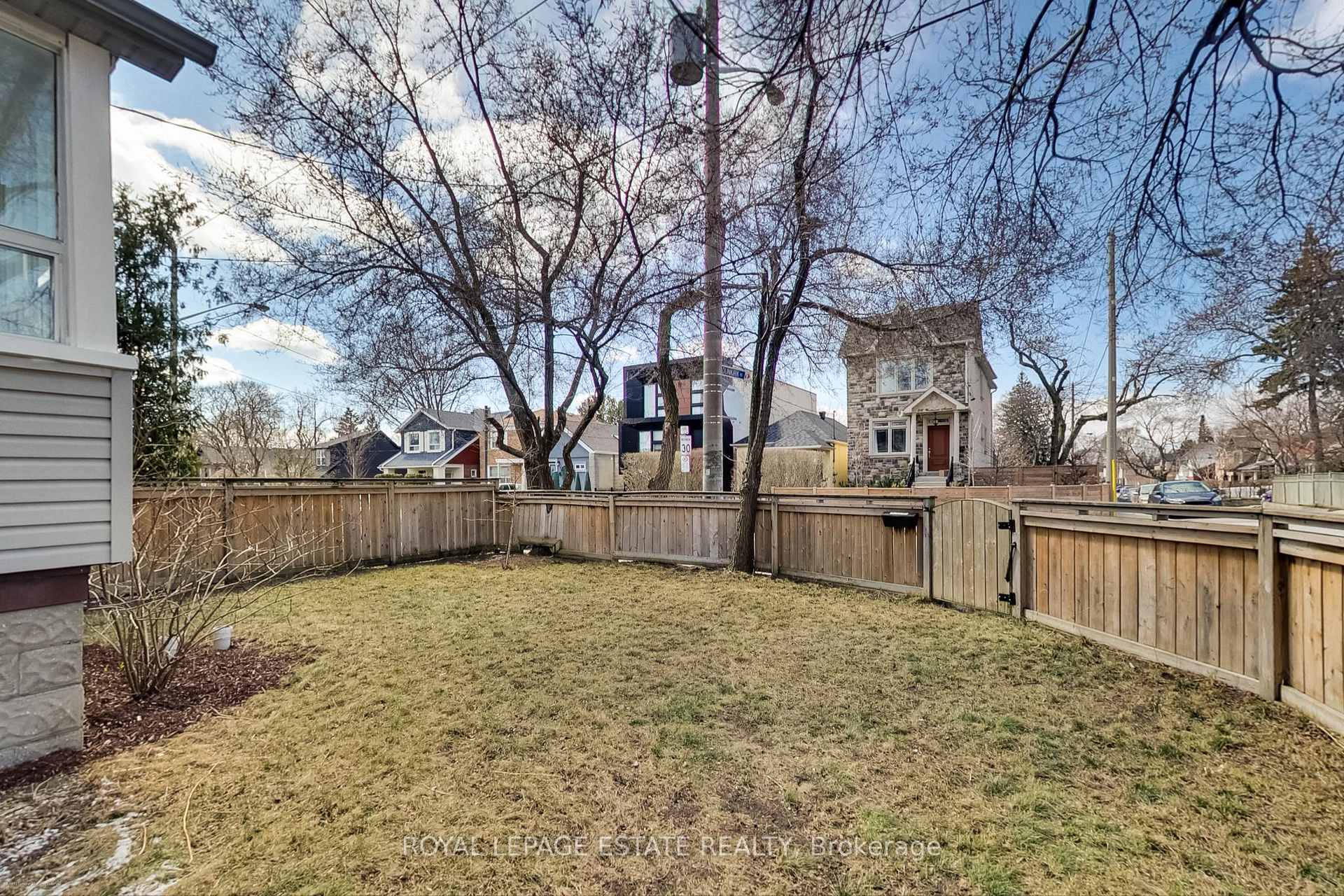 Photo 37 of 227 Woodmount Avenue, Toronto, Danforth Village-East York — HOMEH