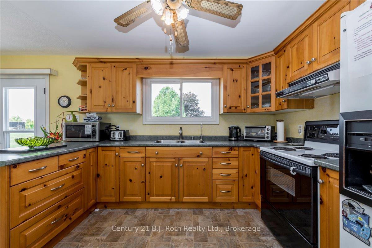 Photo 13 of 14 Meadows Lane, Tiny, Perkinsfield — HOMEH