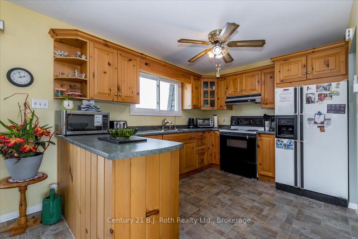 Photo 14 of 14 Meadows Lane, Tiny, Perkinsfield — HOMEH