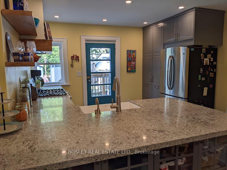 Photo 6 of 11 Bonnie Brae Boulevard, Toronto, Danforth Village-East York — HOMEH
