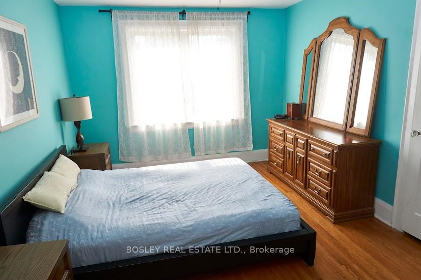 Photo 10 of 11 Bonnie Brae Boulevard, Toronto, Danforth Village-East York — HOMEH