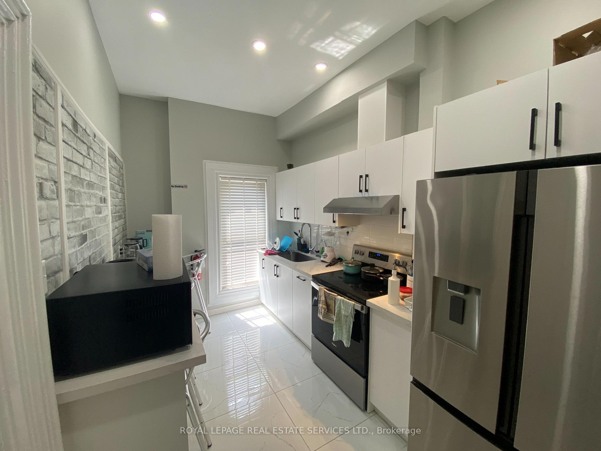 Photo 9 of Unit 204, 206 Carlton Street, Toronto, Cabbagetown-South St. James Town — HOMEH