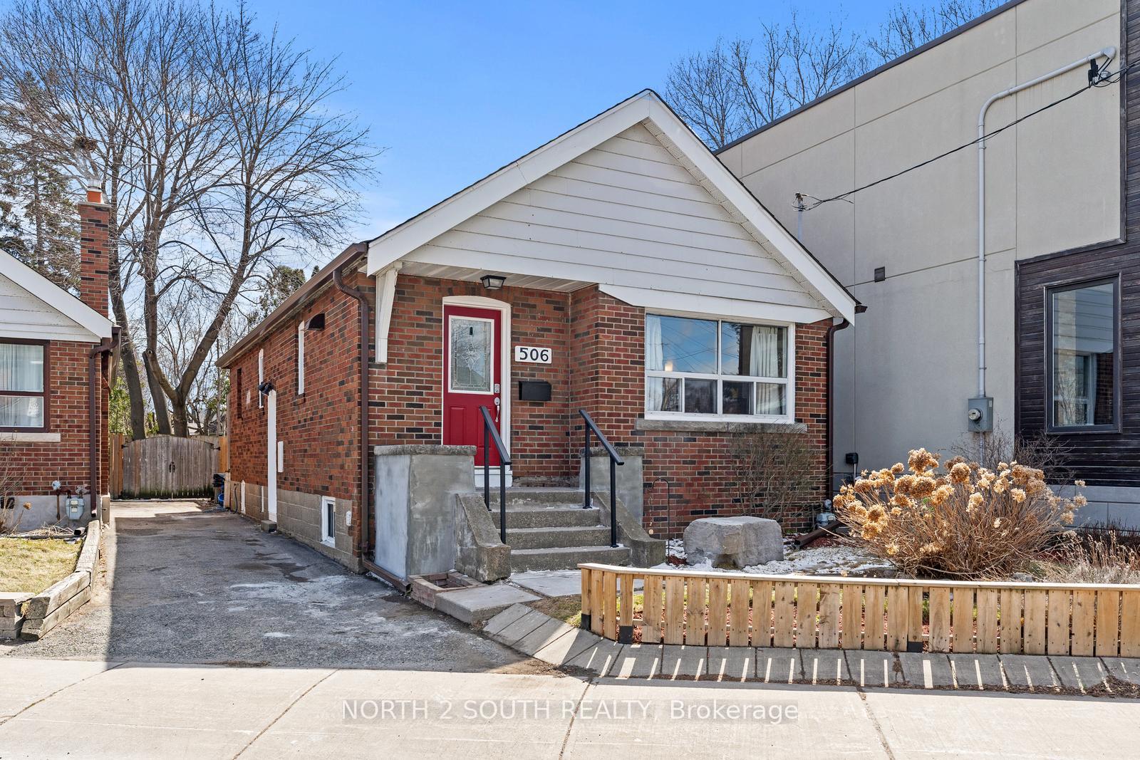 Photo 2 of 506 Donlands Avenue, Toronto, East York — HOMEH