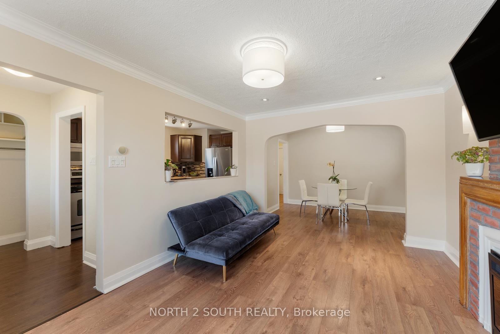 Photo 9 of 506 Donlands Avenue, Toronto, East York — HOMEH