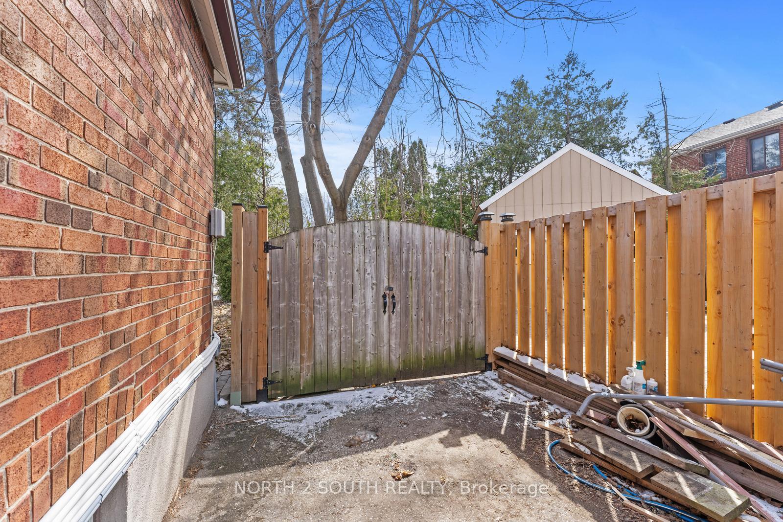 Photo 35 of 506 Donlands Avenue, Toronto, East York — HOMEH