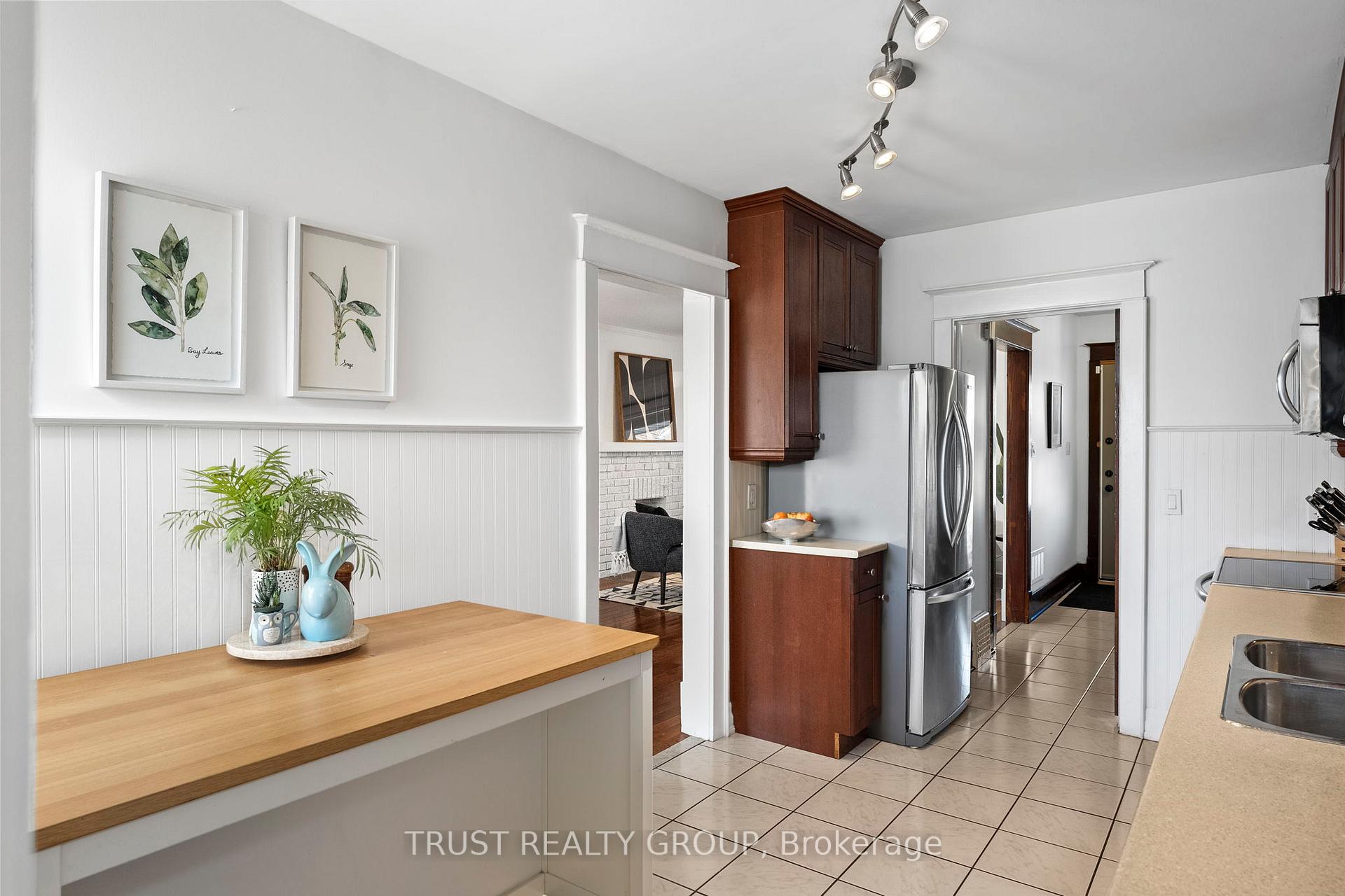 Photo 14 of 127 Wolverleigh Boulevard, Toronto, Danforth — HOMEH