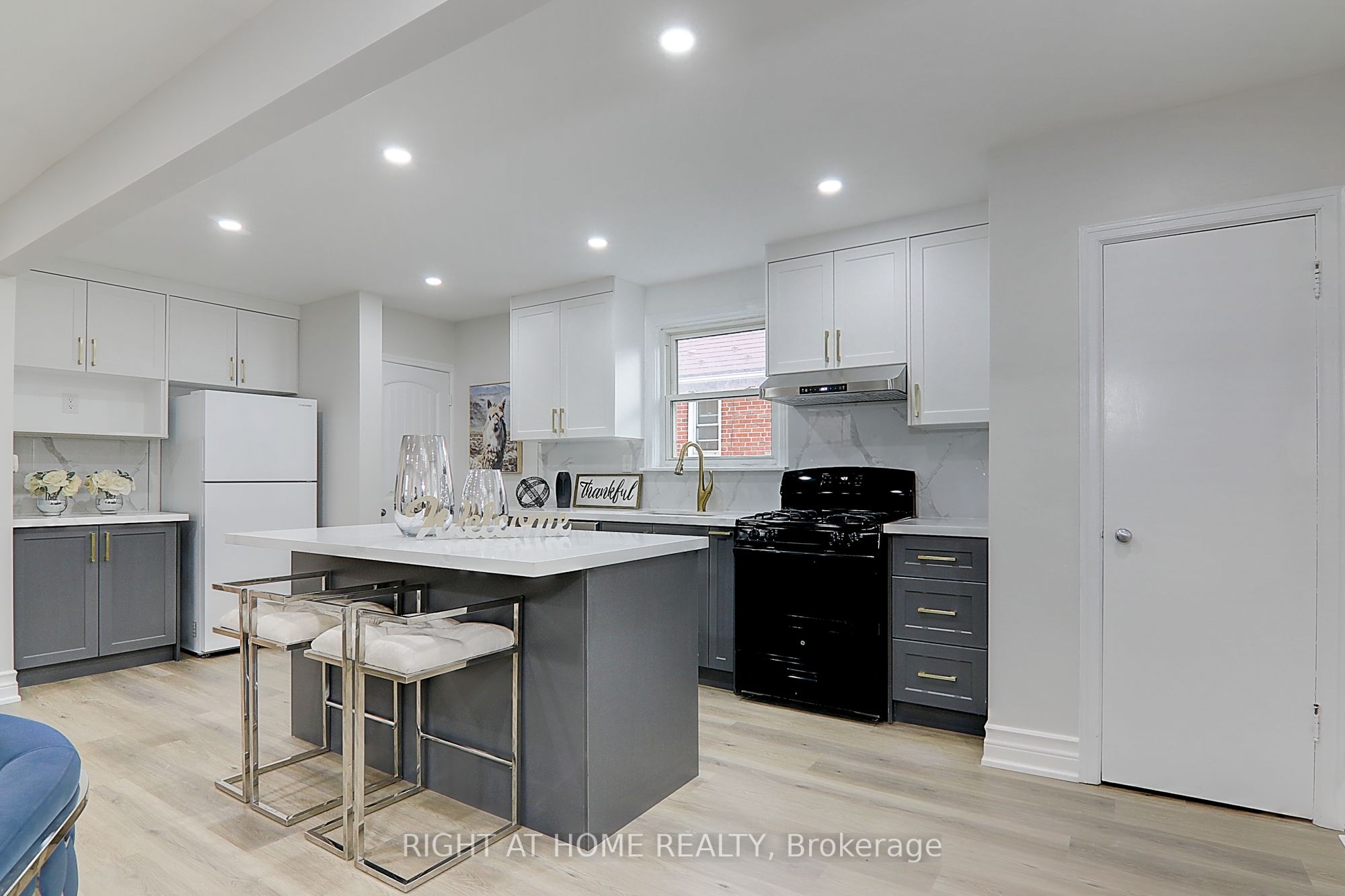 Photo 58 of 19 Stellarton Road, Scarborough, Clairlea-Birchmount — HOMEH