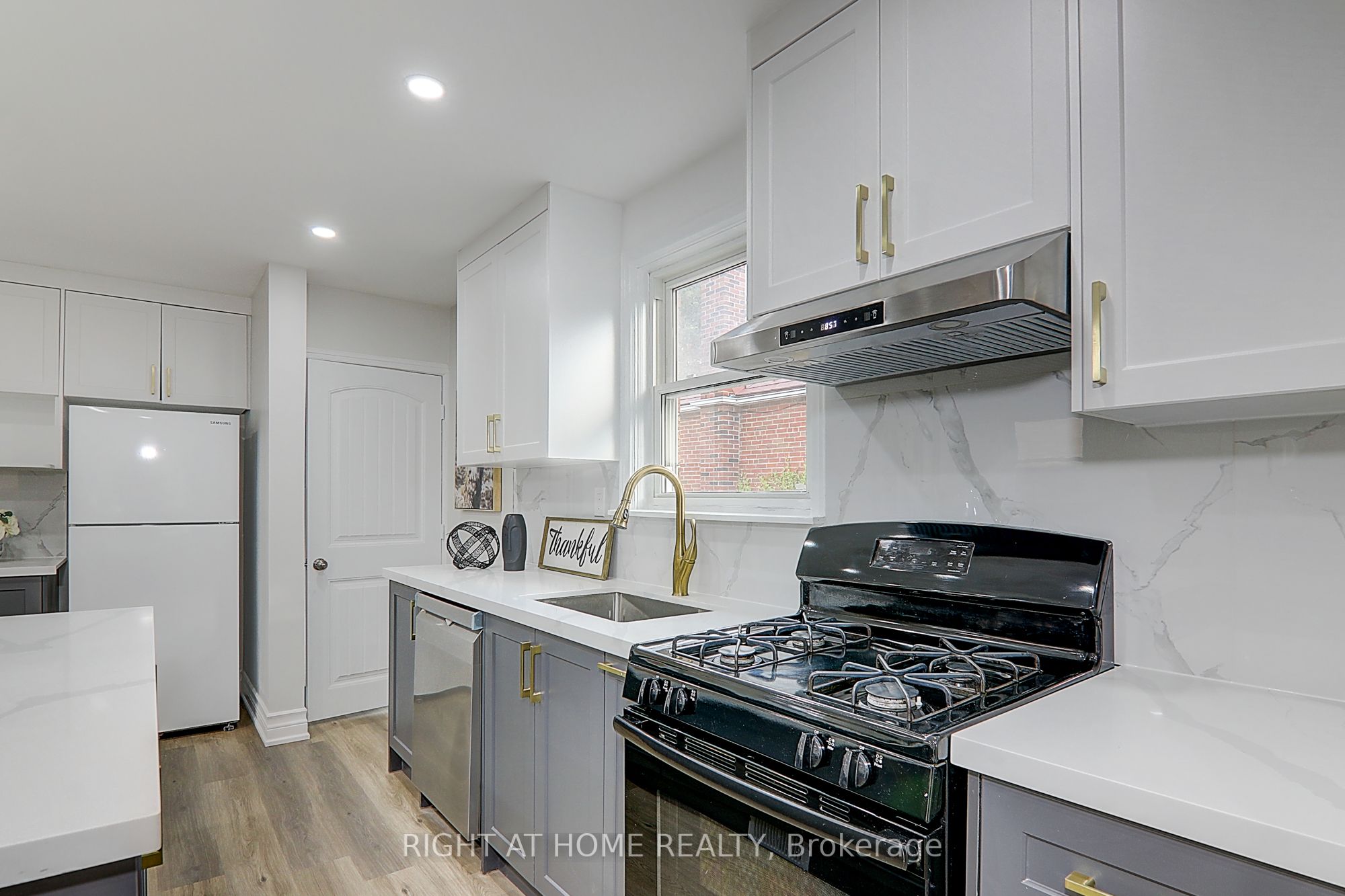 Photo 53 of 19 Stellarton Road, Scarborough, Clairlea-Birchmount — HOMEH