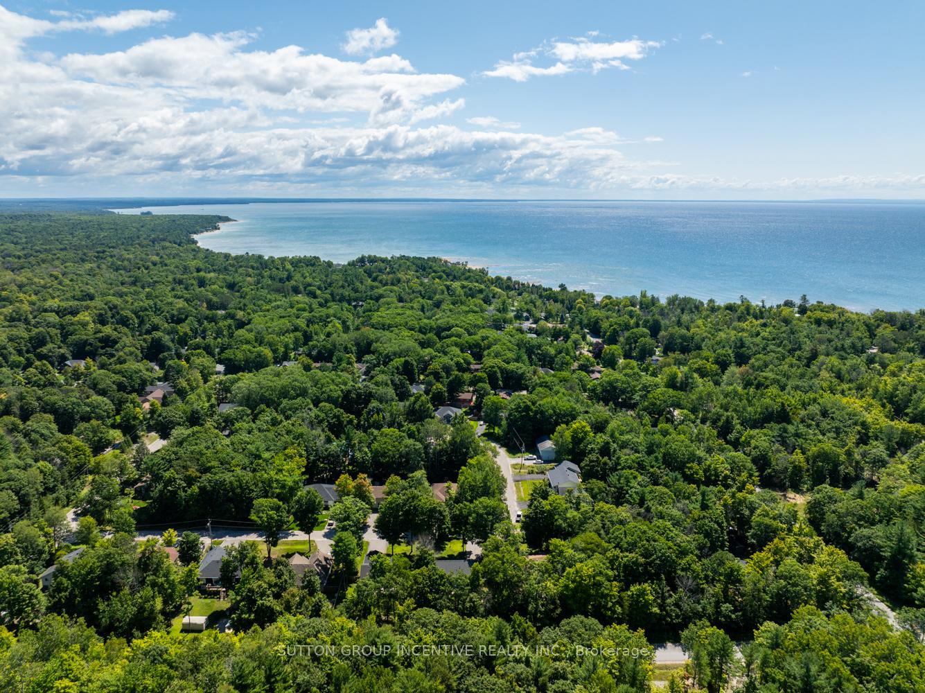 Photo 32 of 37 St. Laurent Boulevard, Tiny, Rural Tiny — HOMEH
