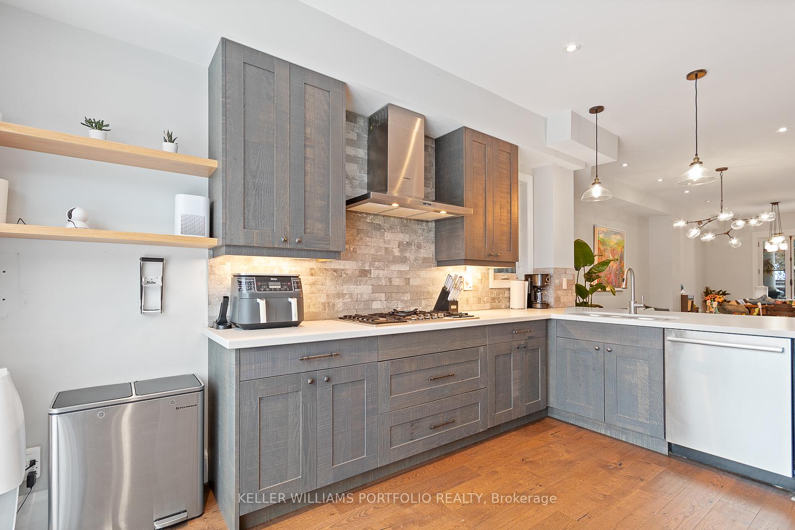 Photo 14 of 201 Boulton Avenue, Toronto, South Riverdale — HOMEH