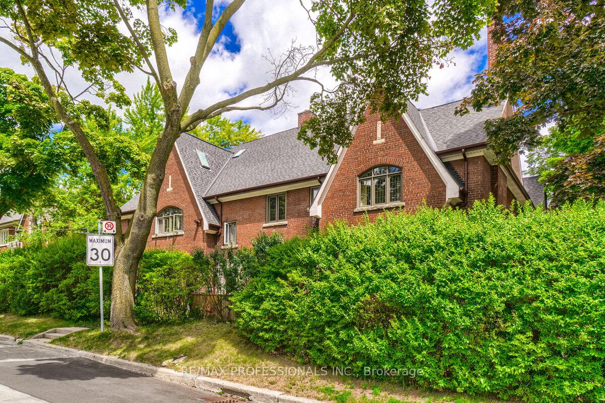 Photo 2 of Unit 1, 323 Walmer Road, Toronto, Casa Loma — HOMEH