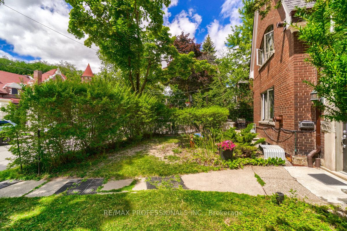 Photo 35 of Unit 1, 323 Walmer Road, Toronto, Casa Loma — HOMEH