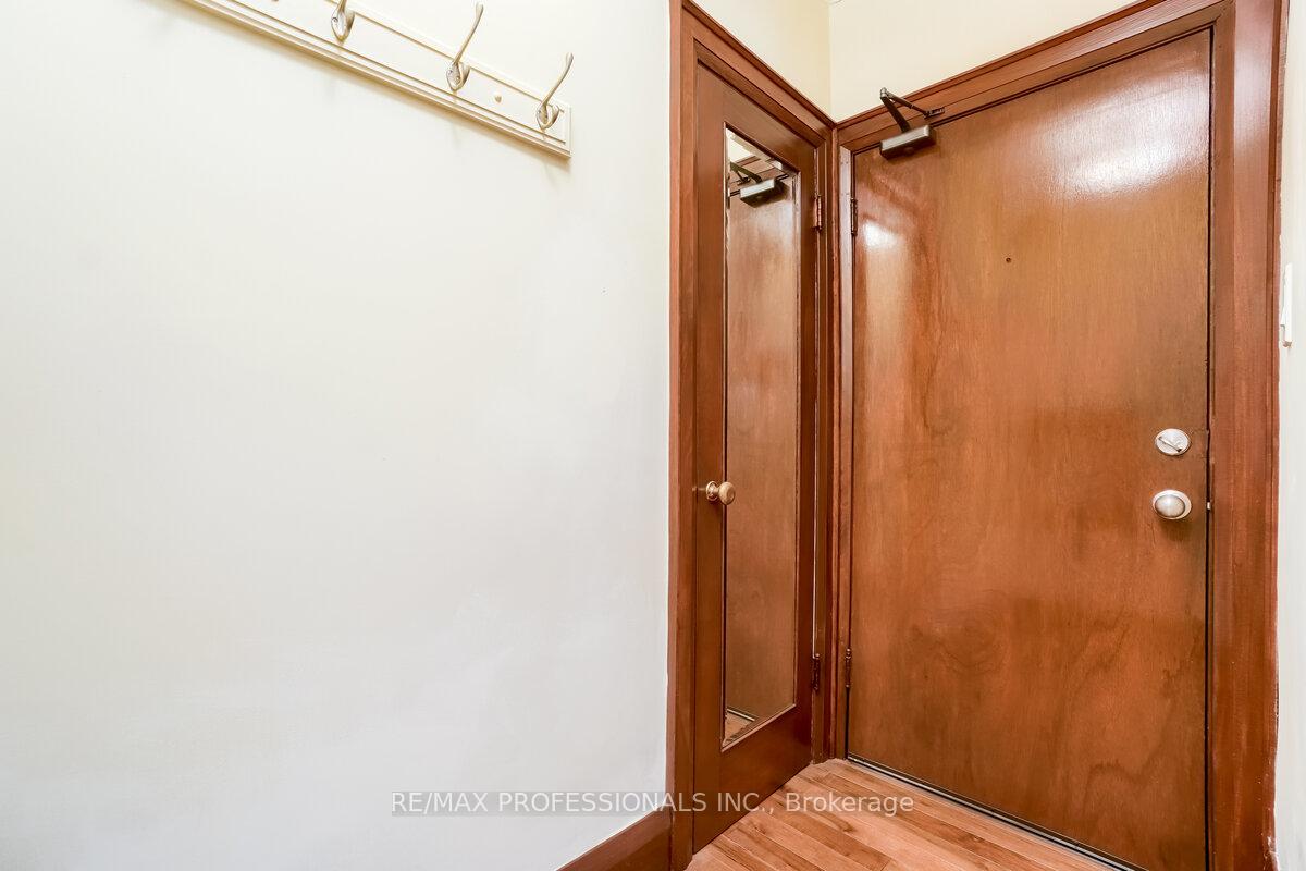 Photo 8 of Unit 1, 323 Walmer Road, Toronto, Casa Loma — HOMEH