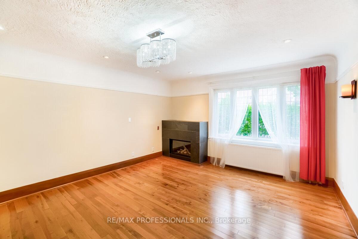 Photo 7 of Unit 1, 323 Walmer Road, Toronto, Casa Loma — HOMEH