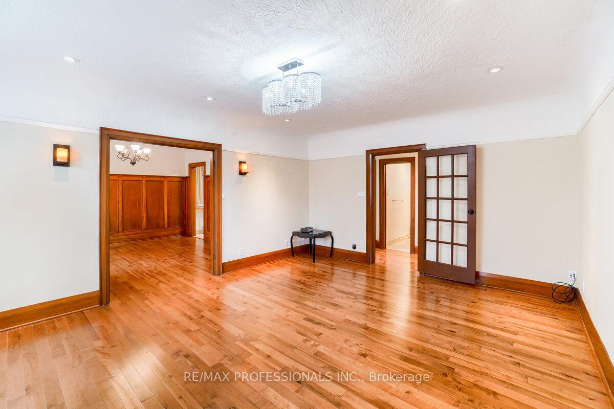 Photo 10 of Unit 1, 323 Walmer Road, Toronto, Casa Loma — HOMEH