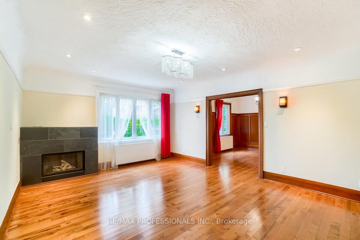 Photo 11 of Unit 1, 323 Walmer Road, Toronto, Casa Loma — HOMEH
