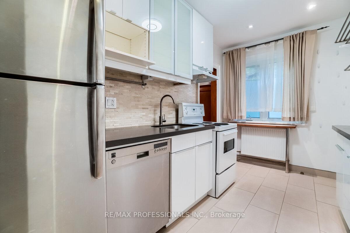 Photo 17 of Unit 1, 323 Walmer Road, Toronto, Casa Loma — HOMEH