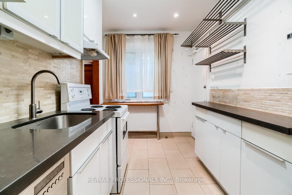 Photo 19 of Unit 1, 323 Walmer Road, Toronto, Casa Loma — HOMEH