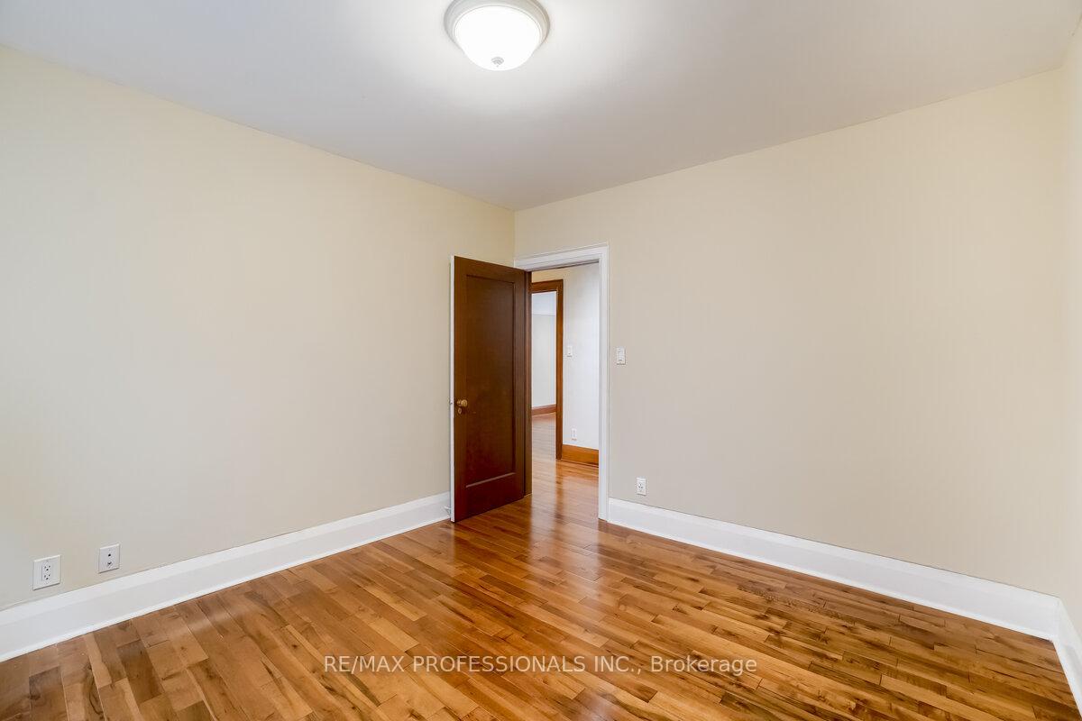 Photo 21 of Unit 1, 323 Walmer Road, Toronto, Casa Loma — HOMEH