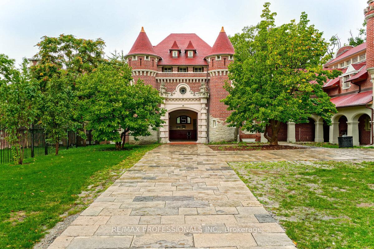 Photo 30 of Unit 1, 323 Walmer Road, Toronto, Casa Loma — HOMEH