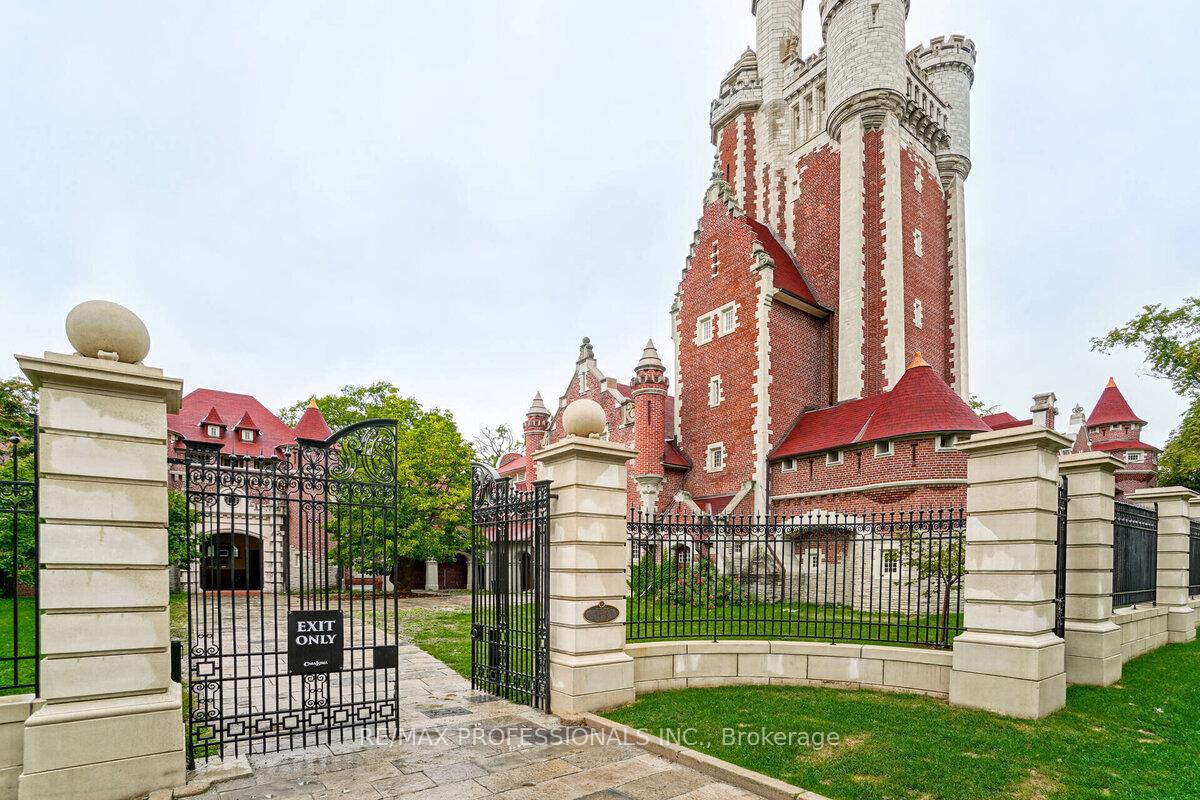 Photo 31 of Unit 1, 323 Walmer Road, Toronto, Casa Loma — HOMEH