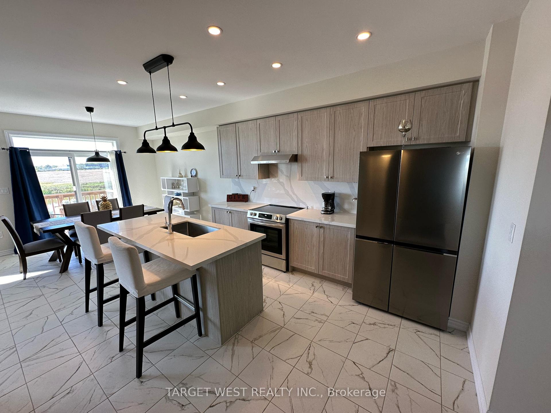 Photo 4 of 209 Vanilla Trail, Thorold, Rolling Meadows — HOMEH