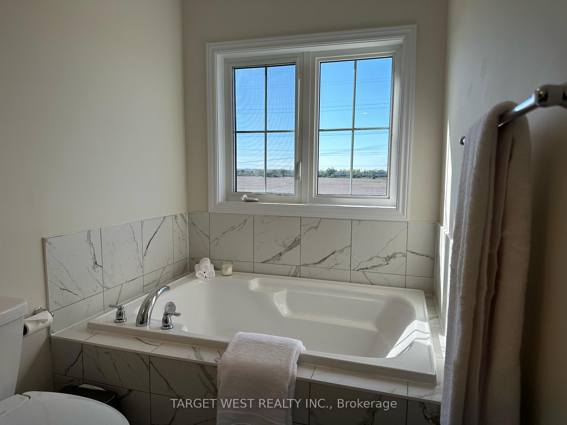 Photo 16 of 209 Vanilla Trail, Thorold, Rolling Meadows — HOMEH