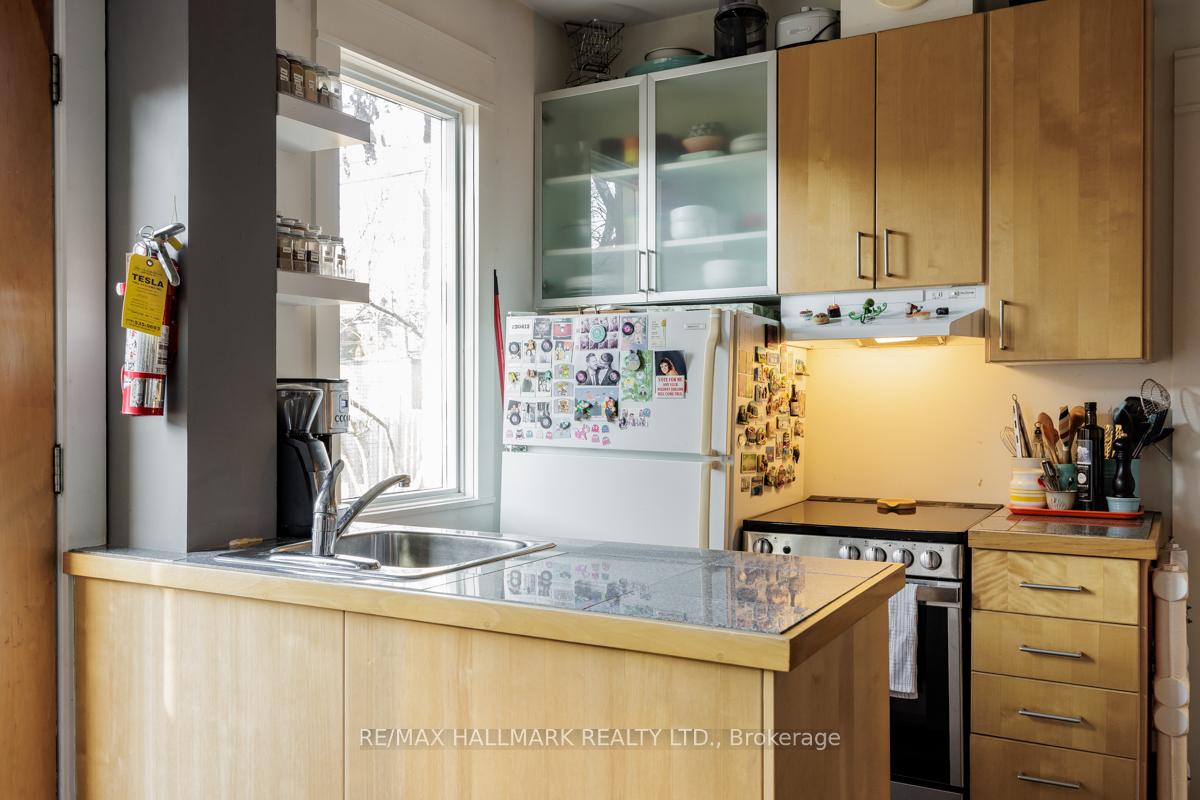 Photo 5 of Unit Main, 368 Palmerston Boulevard, Toronto, Palmerston-Little Italy — HOMEH