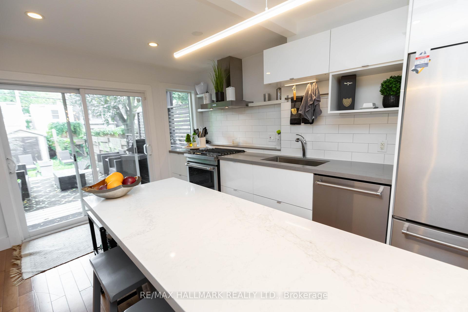 Photo 16 of 9 Ashdale Avenue, Toronto, Greenwood-Coxwell — HOMEH