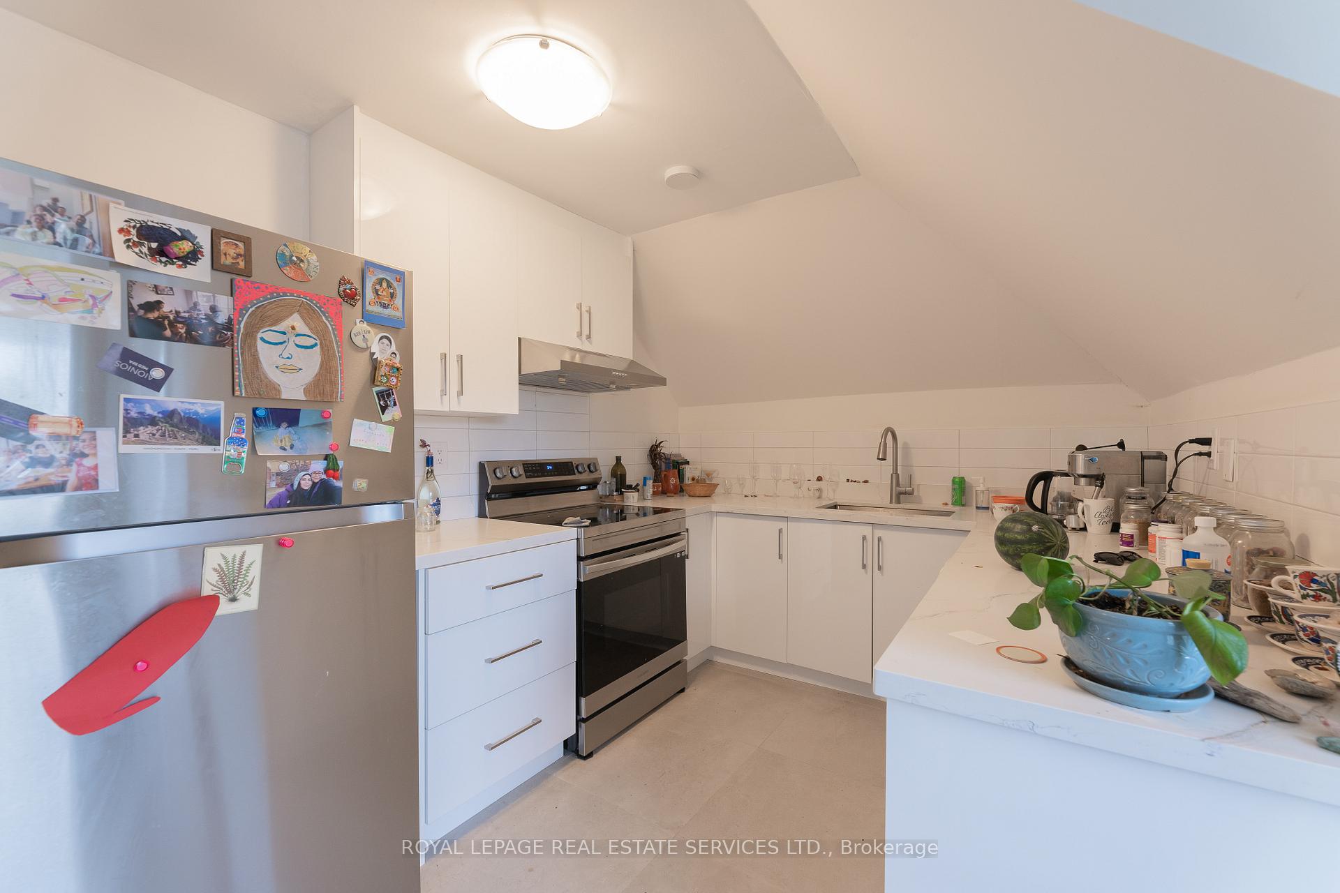 Photo 5 of Unit 3, 18 Shorncliffe Avenue, Toronto, Forest Hill South — HOMEH
