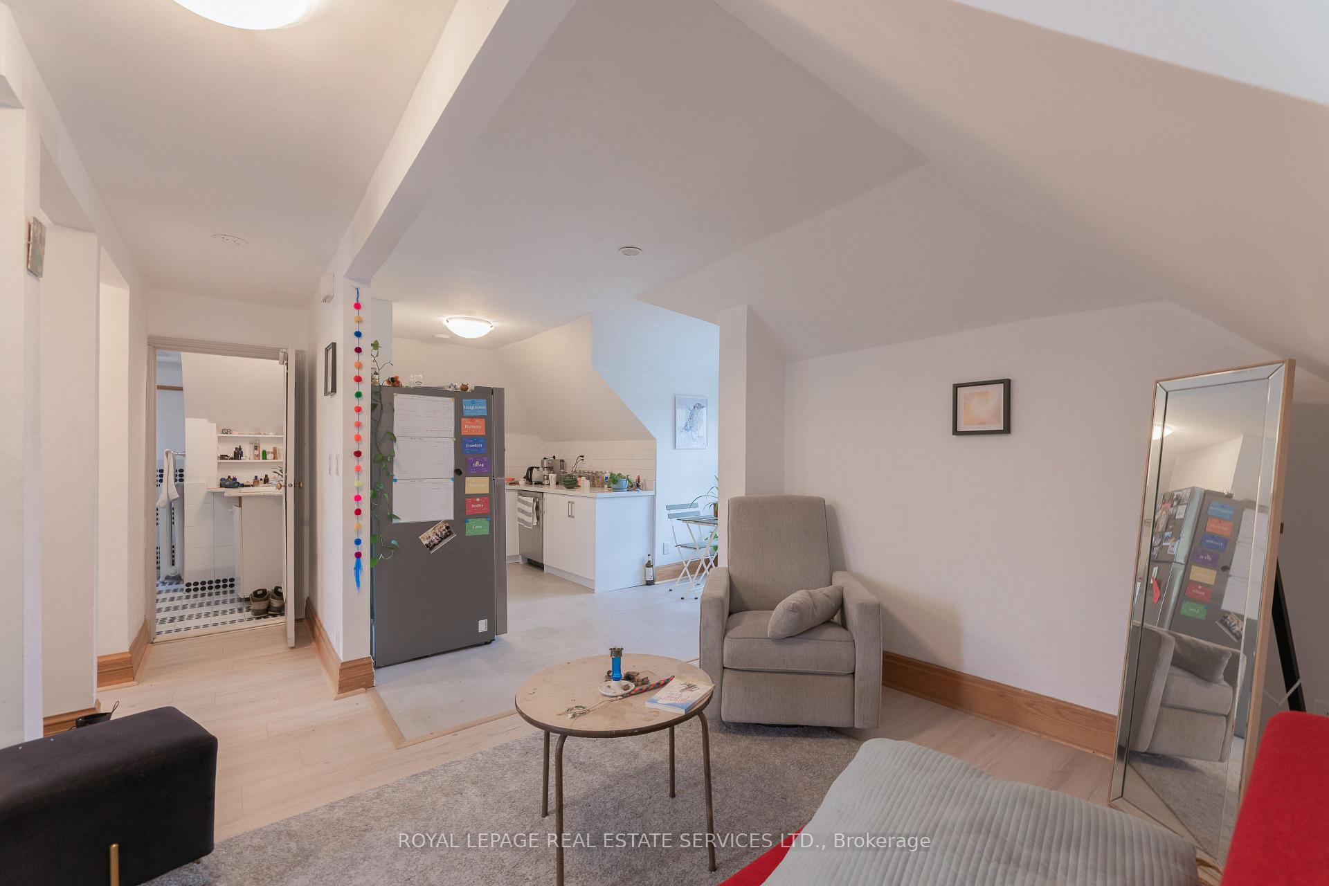 Photo 6 of Unit 3, 18 Shorncliffe Avenue, Toronto, Forest Hill South — HOMEH