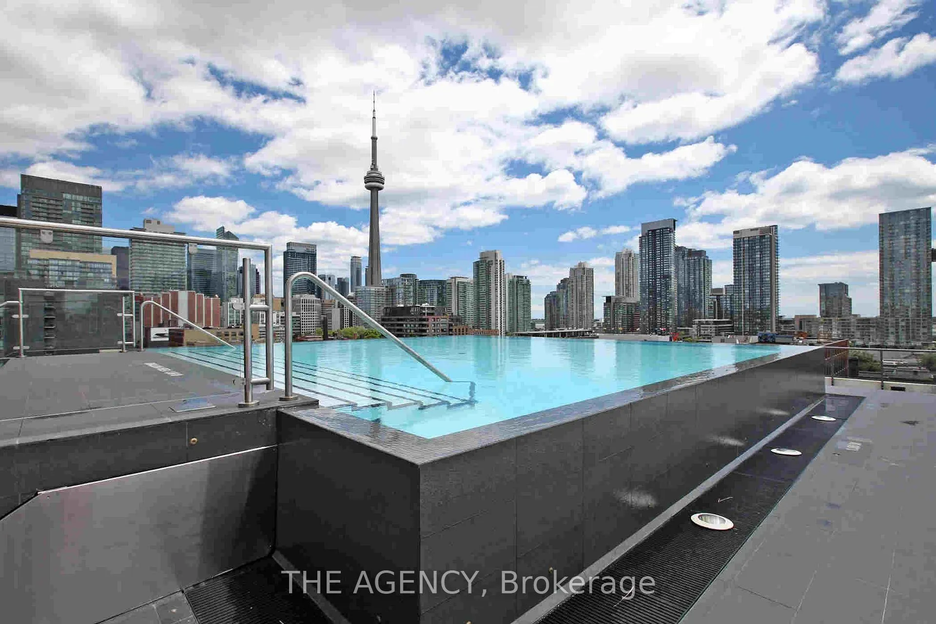 Front of Unit 1011, 560 King Street W