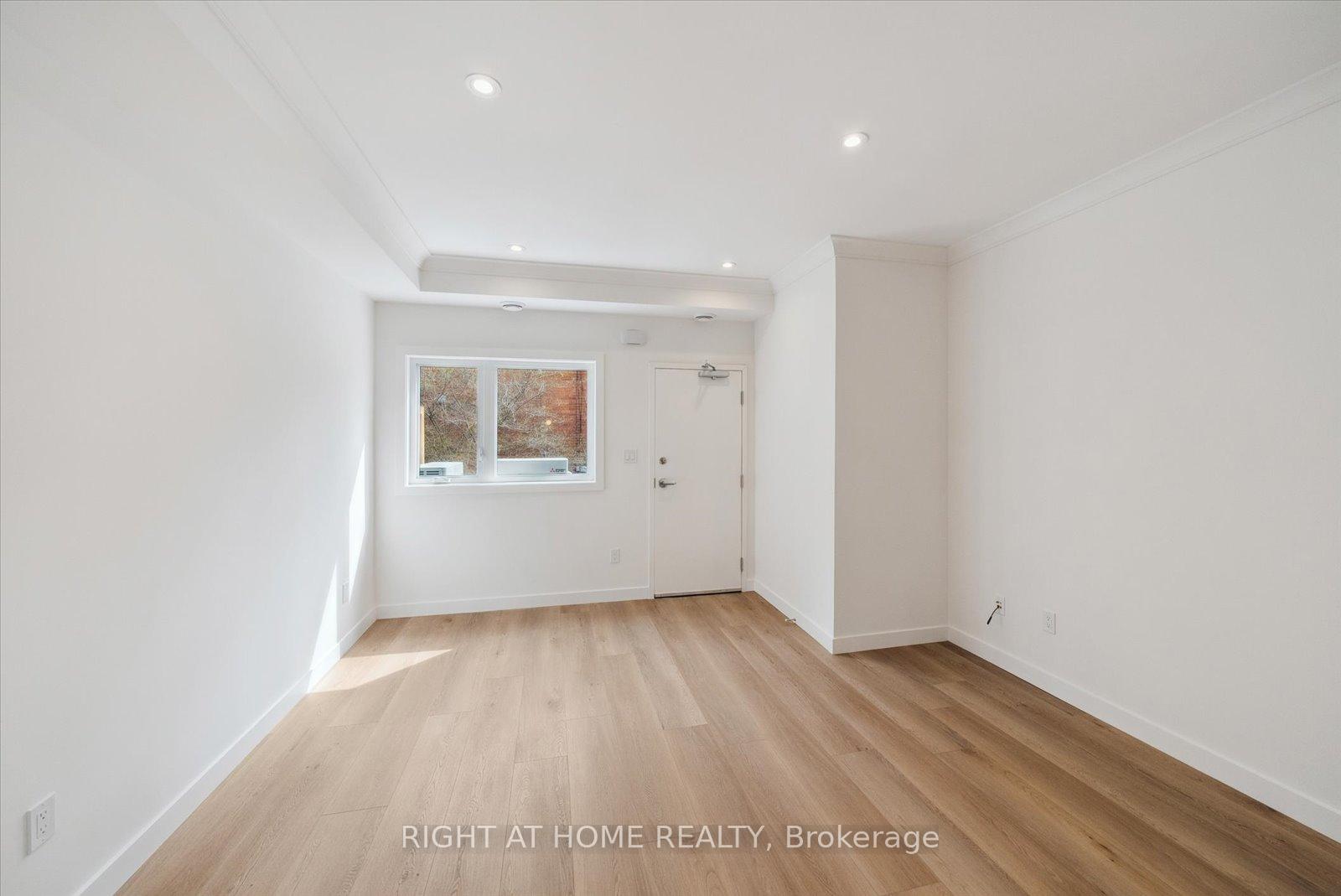 Photo 5 of Unit 5, 125 Kendal Ave, Toronto, The Annex — HOMEH